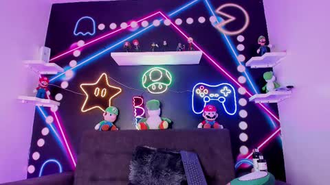 Tiffany  online show from 02/04/25, 01:45