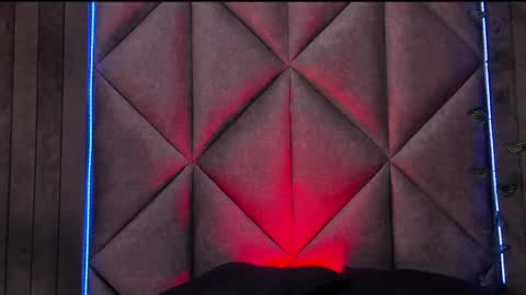 Tiffany  online show from 10/04/25, 08:07