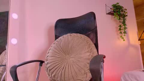 Tiffany  online show from 10/11/25, 07:56