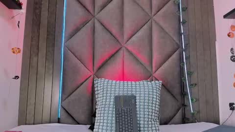 Tiffany  online show from 10/25/25, 08:58