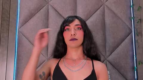 Tiffany  online show from 10/27/25, 07:51