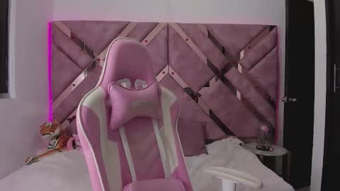 Ana online show from 03/22/26, 05:49