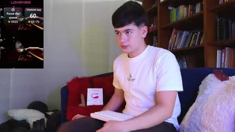 Snapshot of tightncuteass chatting on 04/20/26, 08:10 Camilo online show from 04/20/26, 08:10