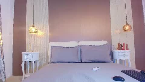 T I F F A N Y online show from 10/06/25, 07:44