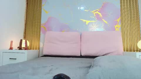 T I F F A N Y online show from 10/27/25, 08:24