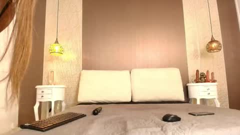 T I F F A N Y online show from 01/05/26, 08:23