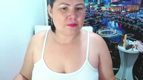 Tila online show from 04/17/26, 01:08