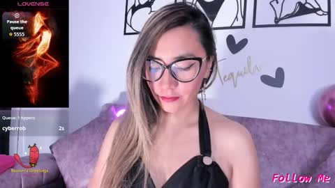 Snapshot of tila_tequila15 chatting on 09/09/25, 02:05 TILA TEQUILA online show from 09/09/25, 02:05