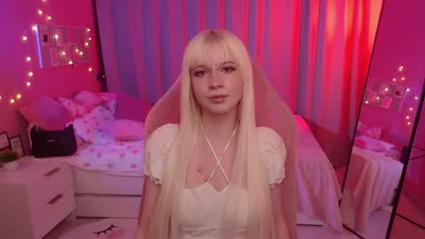 Lola online show from 05/29/26, 07:39