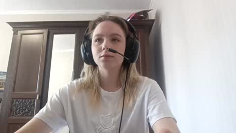 Snapshot of tildarumbaugh chatting on 06/09/26, 08:15 Alice online show from 06/09/26, 08:15