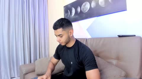 Snapshot of tiler_price chatting on 12/30/24, 07:21 Tyler online show from 12/30/24, 07:21