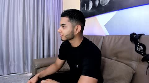 Snapshot of tiler_price chatting on 01/03/25, 08:01 Tyler online show from 01/03/25, 08:01