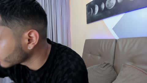 Snapshot of tiler_price chatting on 01/08/25, 07:34 Tyler online show from 01/08/25, 07:34