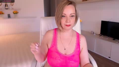 Tilly online show from 10/10/25, 05:56