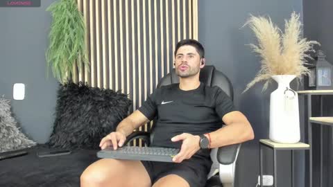 Snapshot of tim__watson chatting on 03/08/25, 06:58 Tim online show from 03/08/25, 06:58