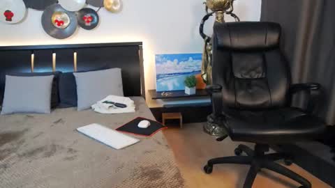 ask me online show from 02/23/25, 01:53