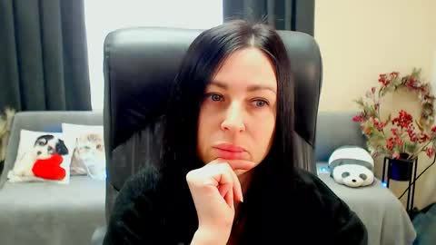 Luisa online show from 04/30/26, 07:58