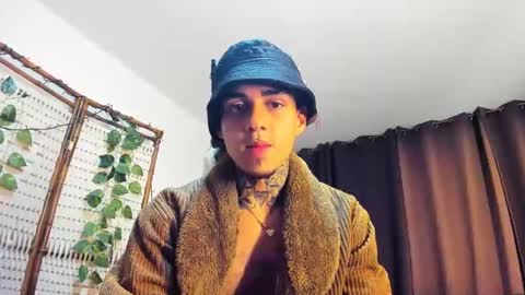 Snapshot of timewith_sebas chatting on 01/27/25, 02:31 salem online show from 01/27/25, 02:31