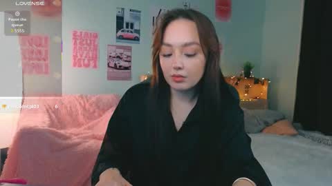 Snapshot of timewithout chatting on 01/06/26, 07:39 Mia online show from 01/06/26, 07:39