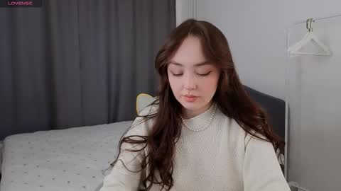 Mia online show from 03/06/26, 01:29