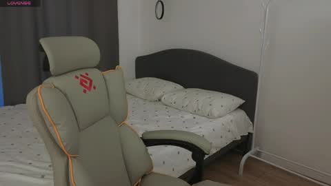 Mia online show from 03/30/26, 01:45