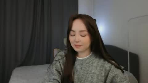 Mia online show from 04/19/26, 01:43