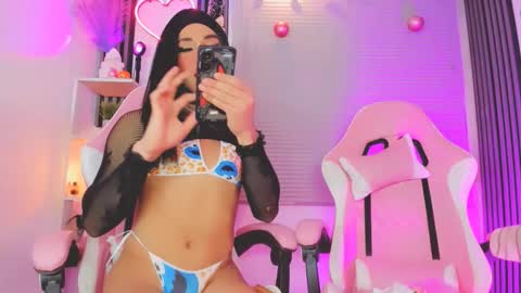 Hallie And Annie online show from 12/14/25, 02:39