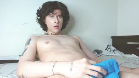 Snapshot of timmyhotmilk chatting on 03/04/25, 02:42 timmy independent model help me reach 50 thumbs up pls online show from 03/04/25, 02:42