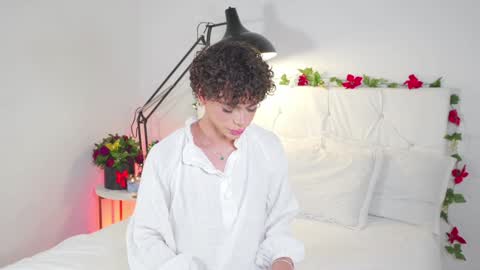 Snapshot of timmyshy chatting on 12/20/24, 04:53 timmyshy online show from 12/20/24, 04:53