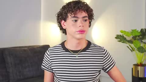 Snapshot of timmyshy chatting on 03/01/25, 02:02 timmyshy online show from 03/01/25, 02:02