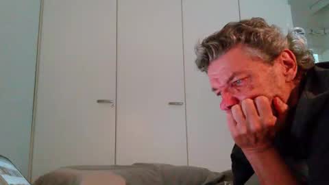 Snapshot of timo2023fi chatting on 10/01/25, 02:23 timo2023fi online show from 10/01/25, 02:23