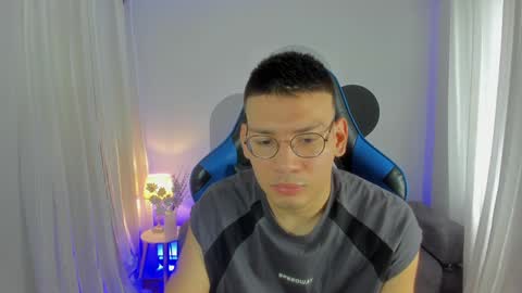 Snapshot of timothy_jones1 chatting on 12/01/24, 05:13 timi jones online show from 12/01/24, 05:13