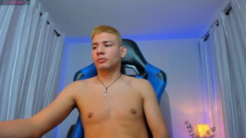 Snapshot of timothy_jones1 chatting on 12/11/24, 11:21 timi jones online show from 12/11/24, 11:21