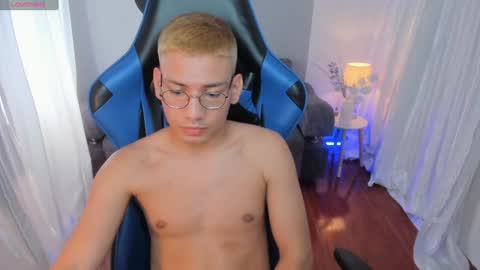 Snapshot of timothy_jones1 chatting on 12/12/24, 03:16 timi jones online show from 12/12/24, 03:16