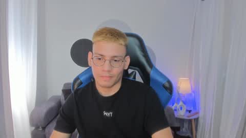 Snapshot of timothy_jones1 chatting on 12/27/24, 03:15 timi jones online show from 12/27/24, 03:15