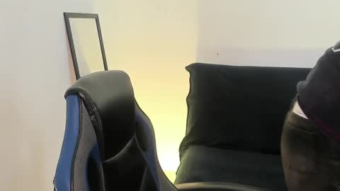 Timothy 21 years old online show from 11/18/25, 08:35