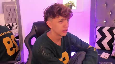 Timothy 21 years old online show from 11/30/25, 05:55