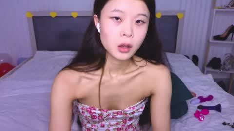 tina__kim online show from 02/05/25, 10:51