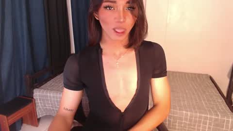 Snapshot of tina_allure chatting on 12/15/24, 10:15 Tina online show from 12/15/24, 10:15