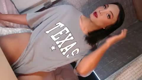 Snapshot of tina_allure chatting on 09/11/25, 12:38 Tina online show from 09/11/25, 12:38