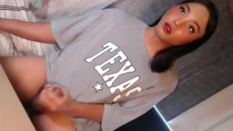 Snapshot of tina_allure chatting on 09/27/25, 11:43 Tina online show from 09/27/25, 11:43