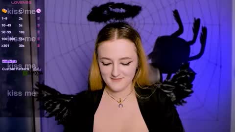 Snapshot of tina_blade_ chatting on 10/20/25, 07:14 tina_blade_ online show from 10/20/25, 07:14