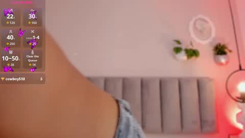 Snapshot of tinacurly chatting on 06/16/26, 09:06 Tina online show from 06/16/26, 09:06