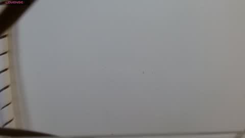 Snapshot of tinisweet chatting on 09/18/25, 12:18 tinisweet online show from 09/18/25, 12:18