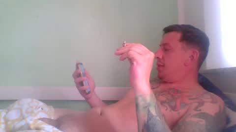 Snapshot of tinizzle86 chatting on 05/21/26, 08:10 tinizzle86 online show from 05/21/26, 08:10