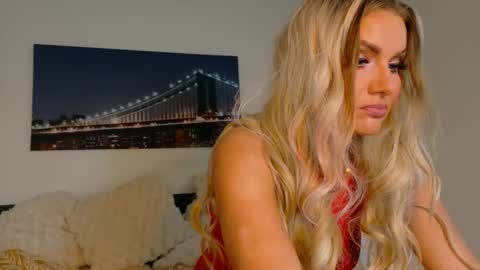 tinkerbell822 online show from 10/24/25, 07:49