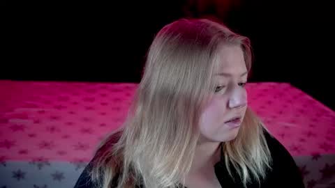 TinkerrBelll online show from 12/13/25, 08:36