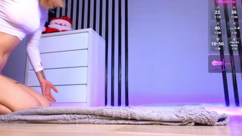 Tina online show from 01/12/25, 04:00