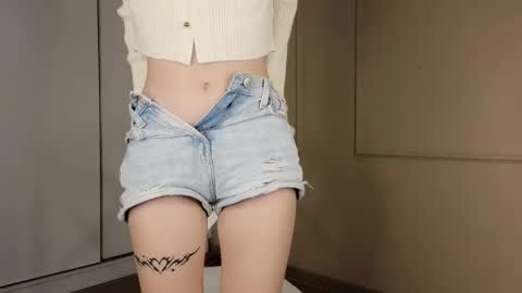 Tina online show from 09/18/25, 06:59