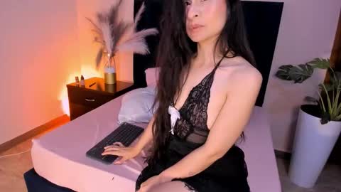 Tina Moon online show from 03/11/26, 01:44